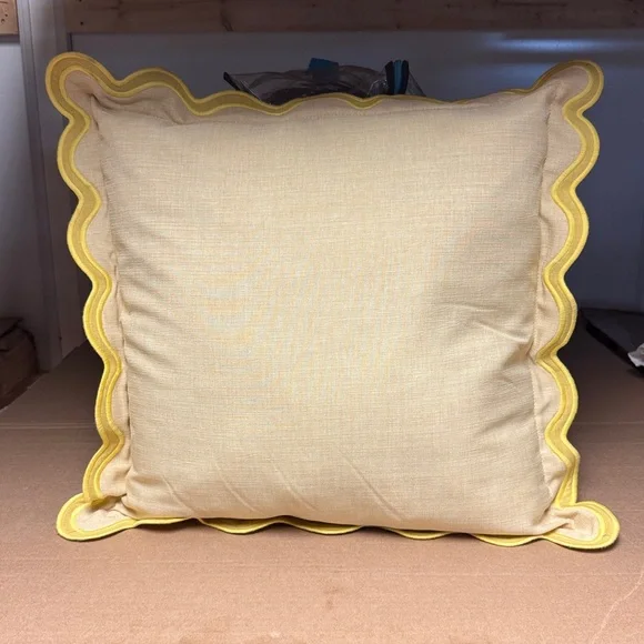 20"x20 Scalloped Square outdoor pillow -
Threshold - Picture 3 of 3